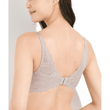 らくらく美胸ノンワイヤーブラ（着やせ）