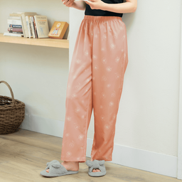 すぐに乾いてシワになりにくいルームパンツ
