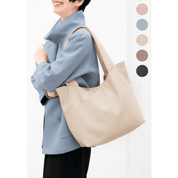 斜めポケット・肩にやさしい軽量トート