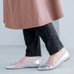 裾魅せレギンス（レース付き）