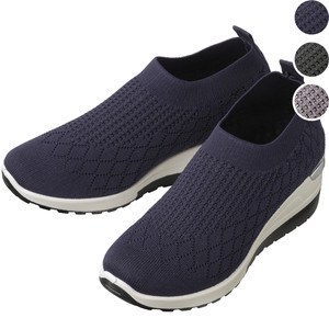 �j�b�g�ł炭�E���r��������X�j�[�J�[