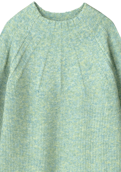 求心編み部分はワイドリブで肩まわりがすっきりとキレイに見える