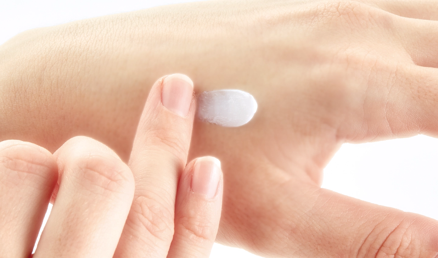 ピタッととどまり、密着して浸透するイメージ写真